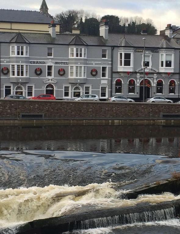 Grand Hotel Fermoy Exterior photo